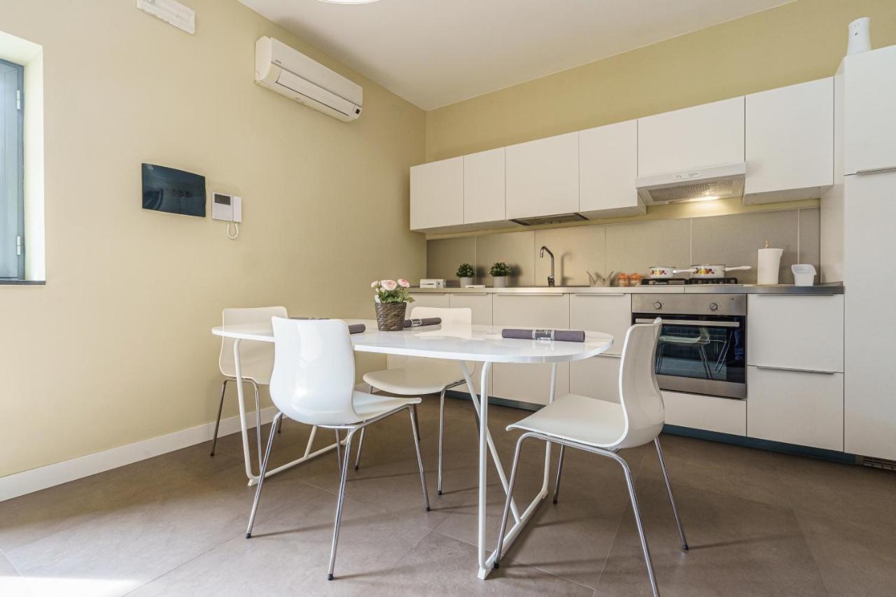Holiday In Home Suite Archimede Catania Exterior photo