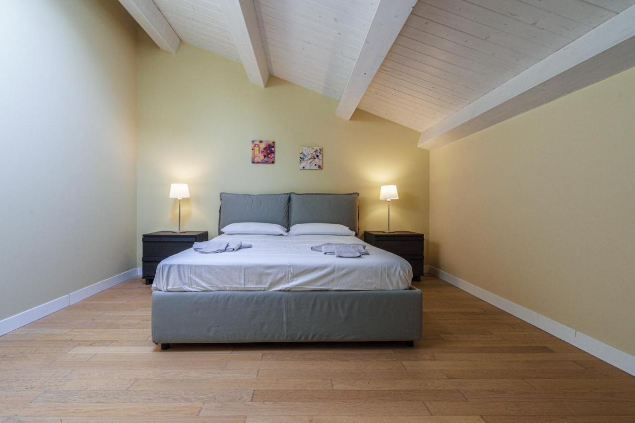 Holiday In Home Suite Archimede Catania Exterior photo