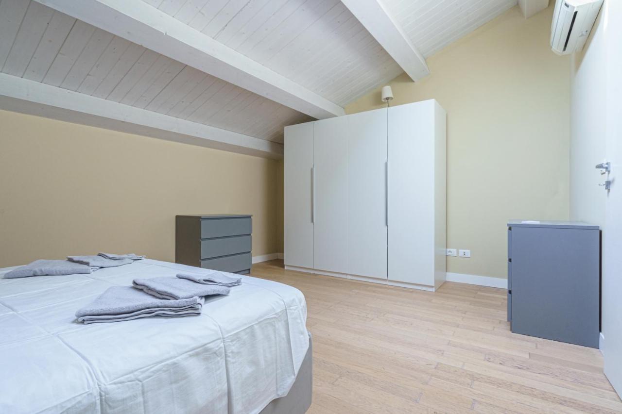 Holiday In Home Suite Archimede Catania Exterior photo